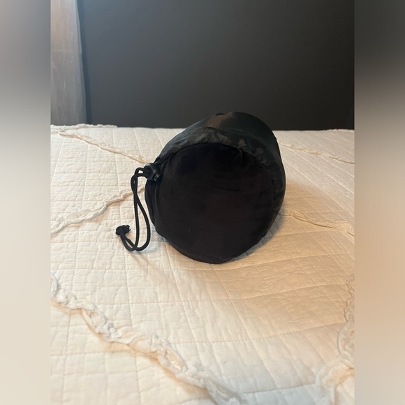 Memory Form Travel Pillow + Bag - Picture 6 of 7